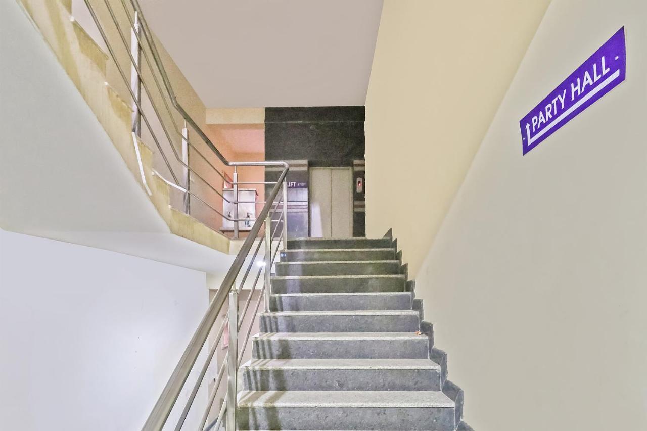 Oyo J P Palace Hotel Dod Ballāpur Buitenkant foto
