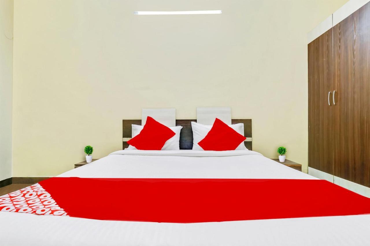 Oyo J P Palace Hotel Dod Ballāpur Buitenkant foto
