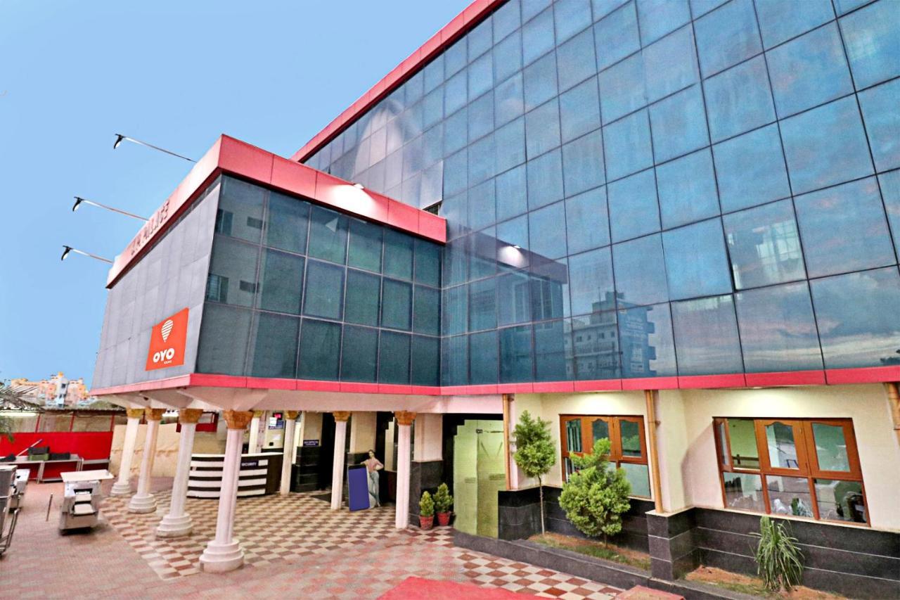 Oyo J P Palace Hotel Dod Ballāpur Buitenkant foto