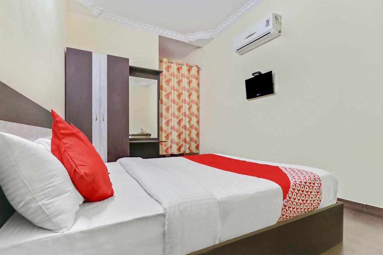 Oyo J P Palace Hotel Dod Ballāpur Buitenkant foto
